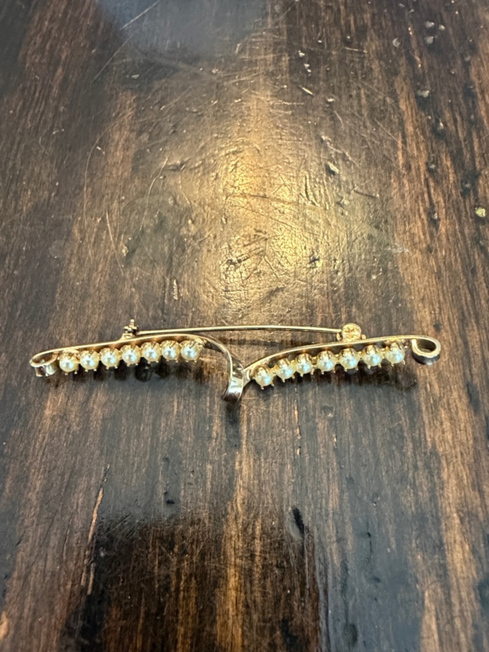 Gold-Tone Vintage Pearl Accent Bar Brooch - Elegant Women’s Jewelry